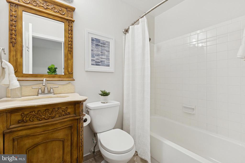 5422 WYCKLOW COURT