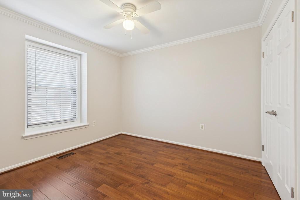 5422 WYCKLOW COURT