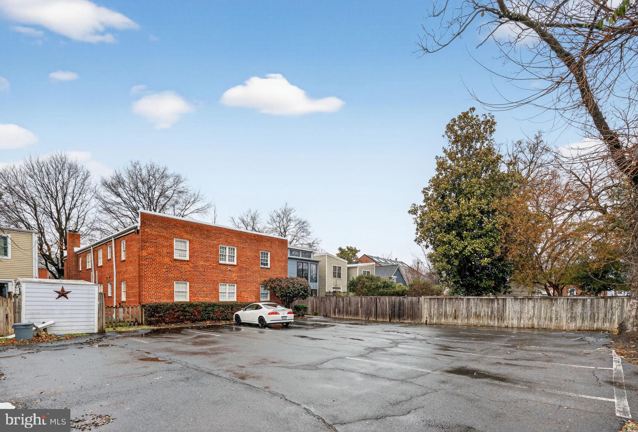 415 N WEST STREET 6