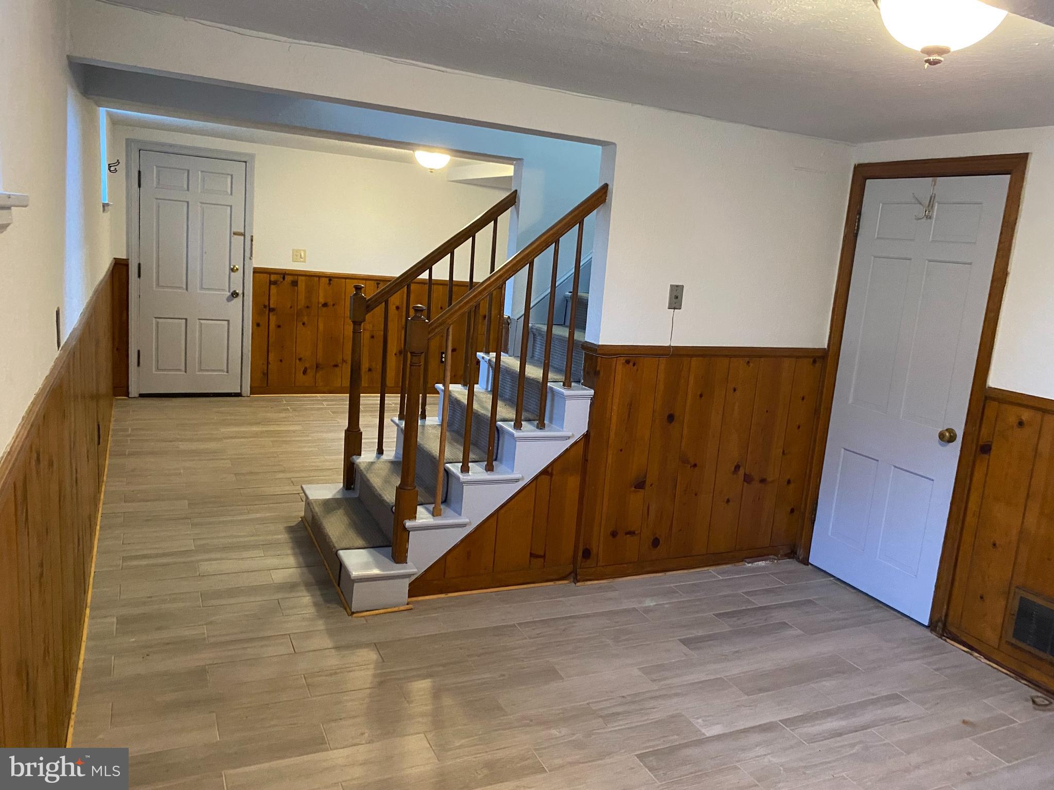 716 OVERLOOK DRIVE N