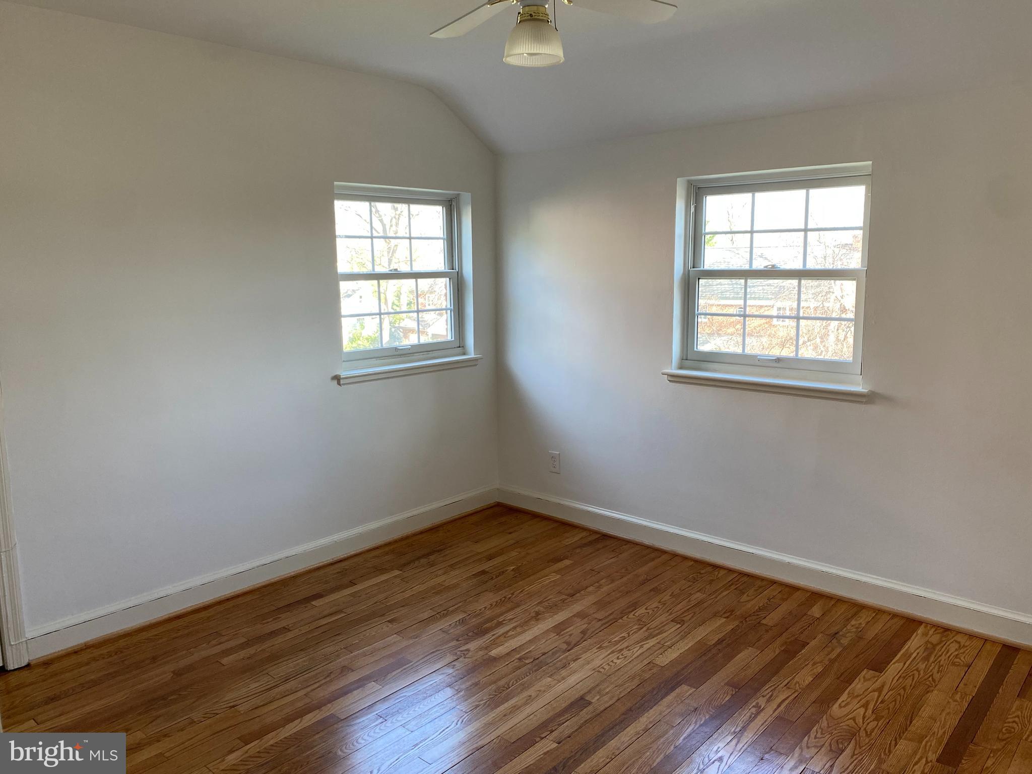 716 OVERLOOK DRIVE N