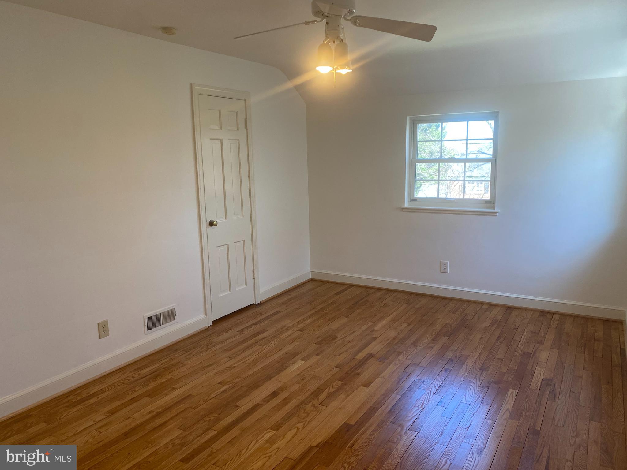 716 OVERLOOK DRIVE N