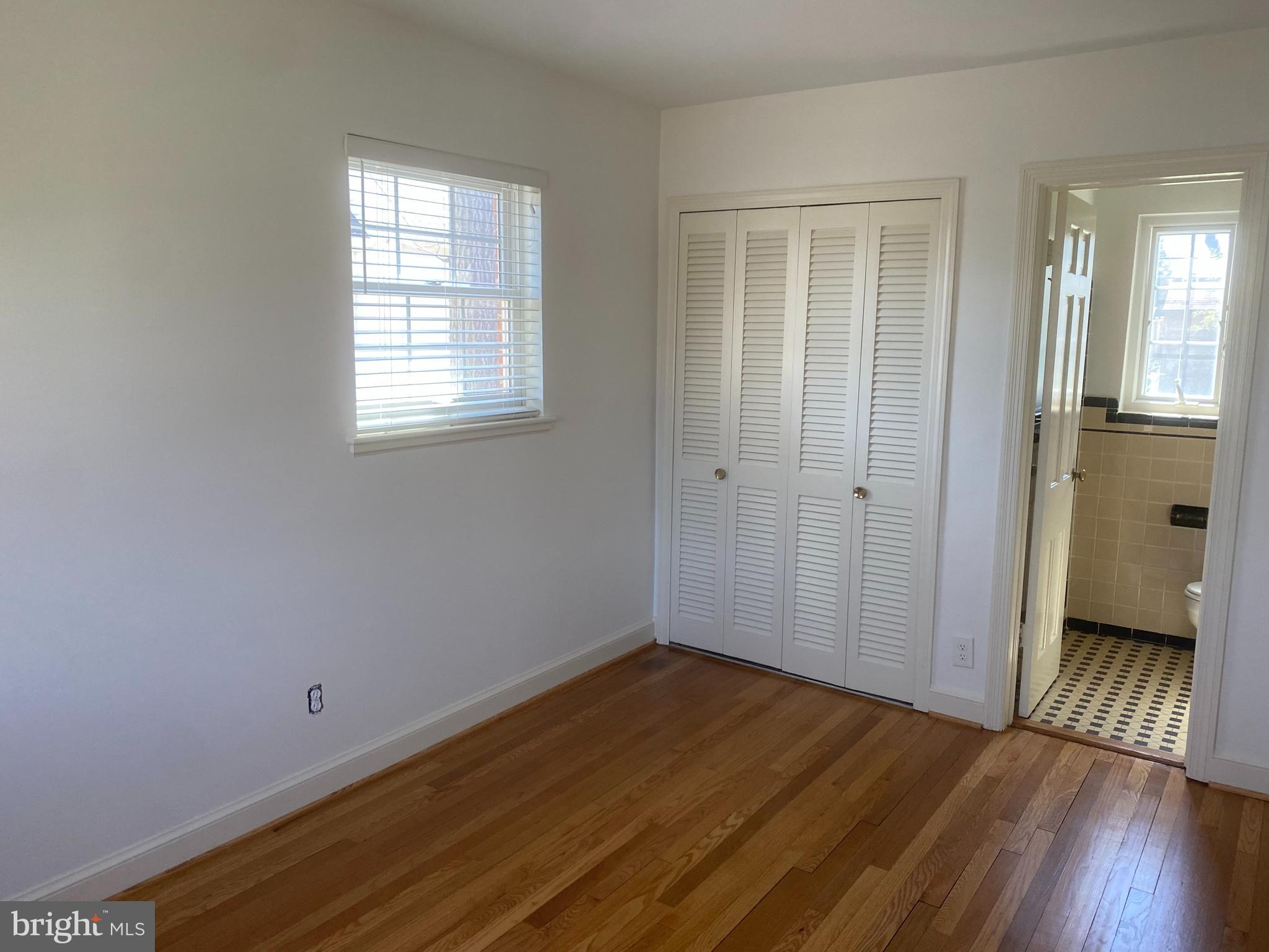 716 OVERLOOK DRIVE N