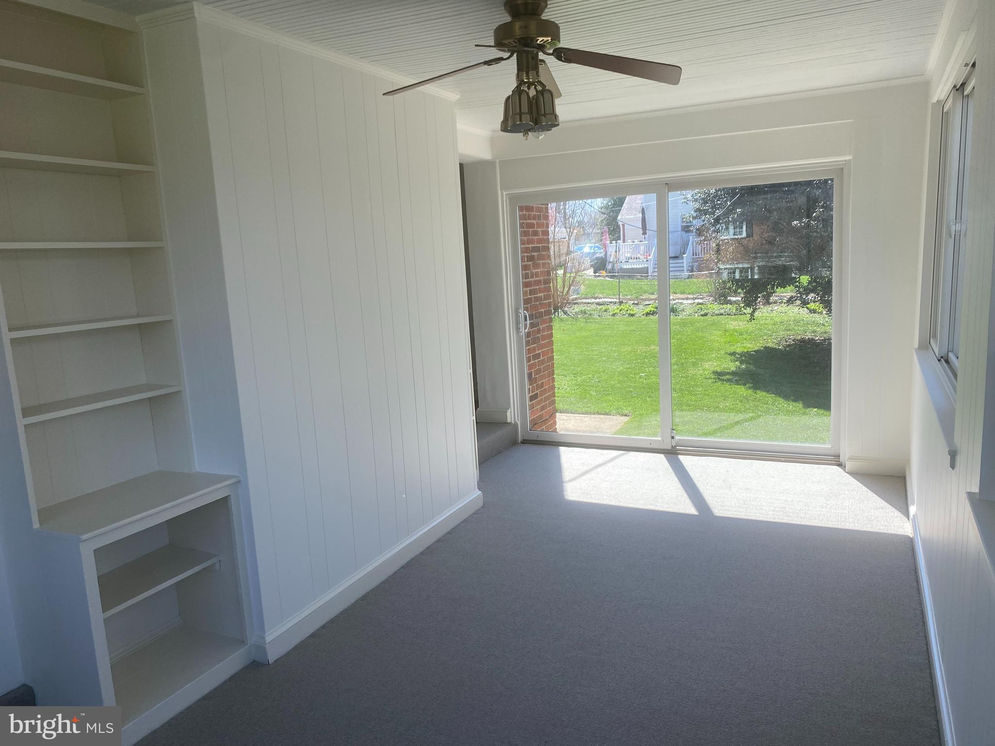 716 OVERLOOK DRIVE N