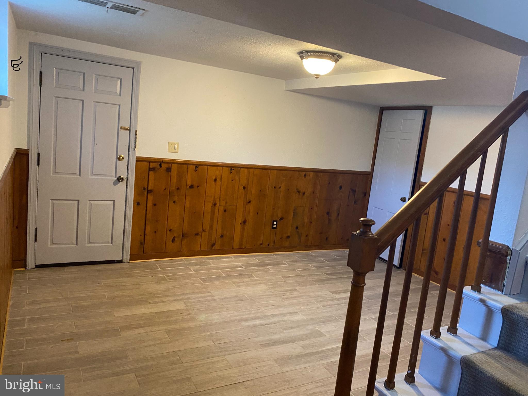 716 OVERLOOK DRIVE N
