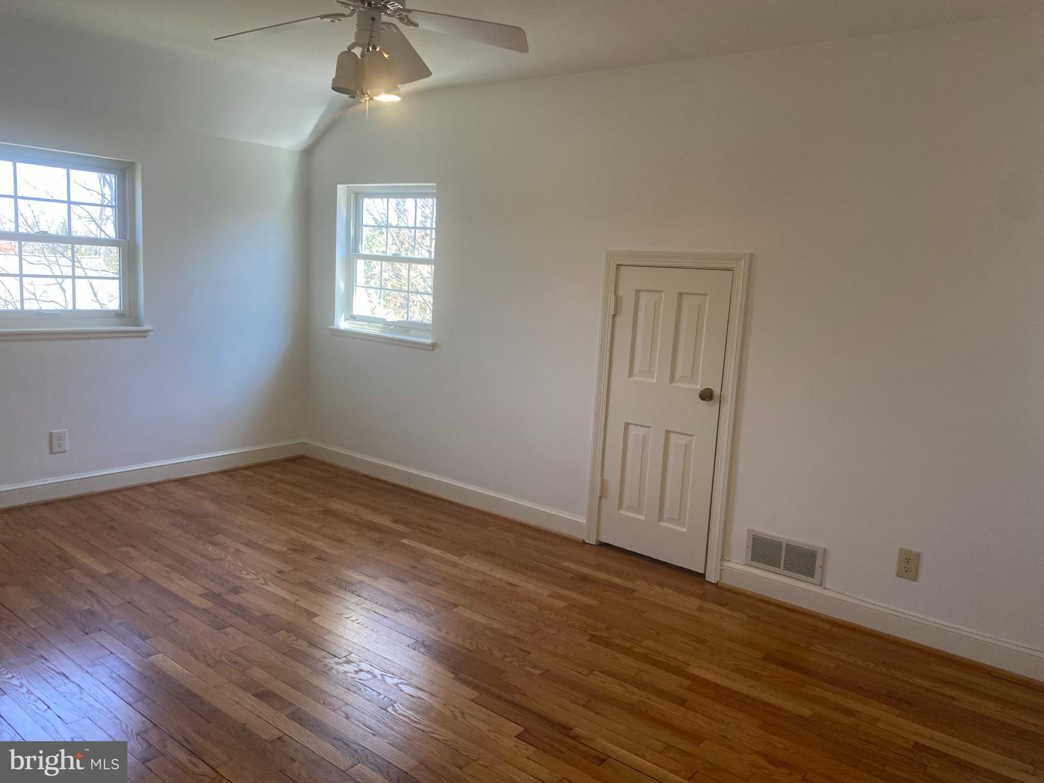 716 OVERLOOK DRIVE N