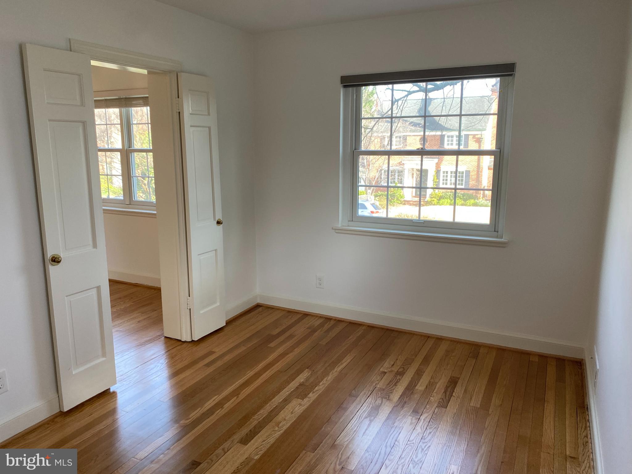 716 OVERLOOK DRIVE N