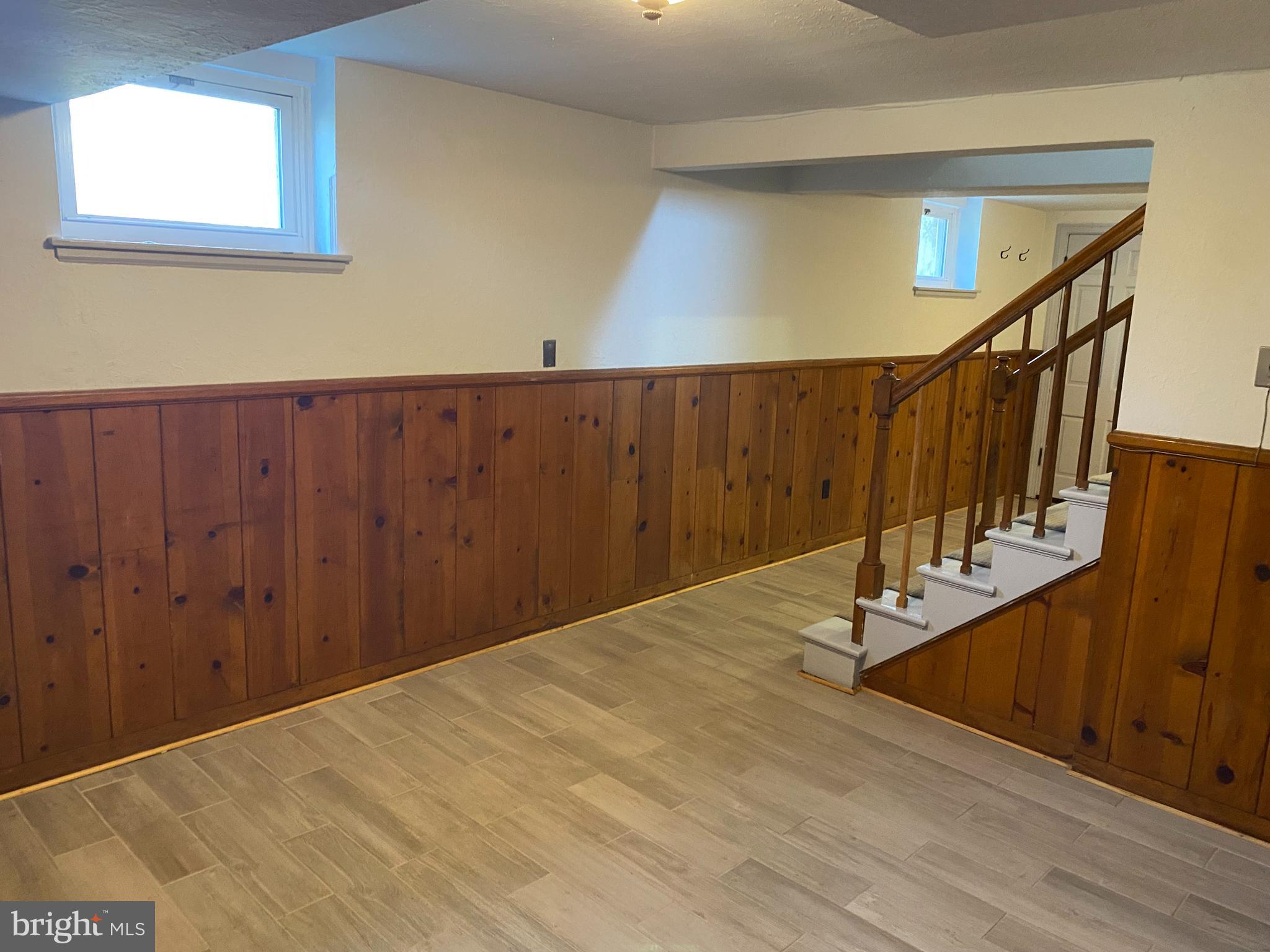 716 OVERLOOK DRIVE N