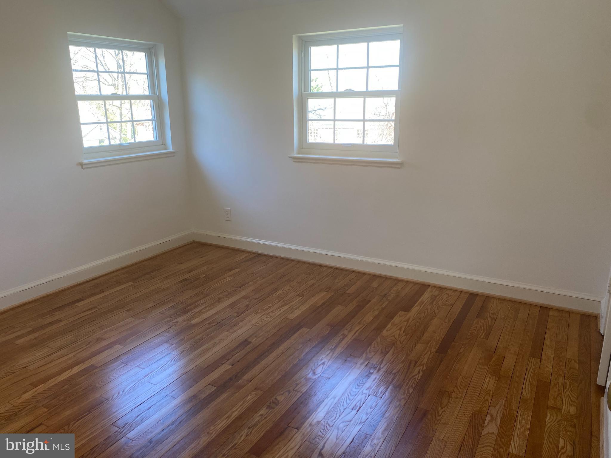 716 OVERLOOK DRIVE N