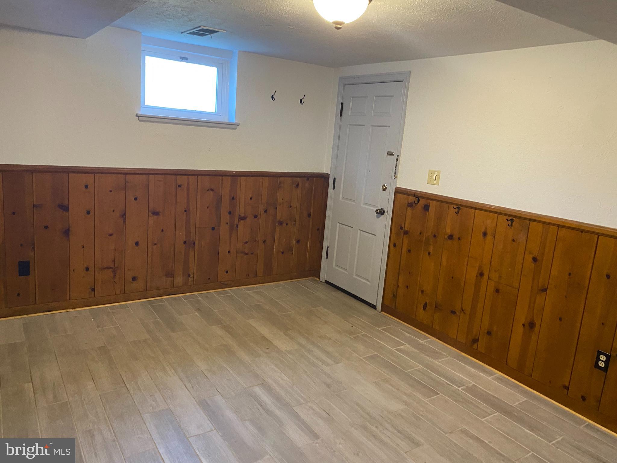 716 OVERLOOK DRIVE N