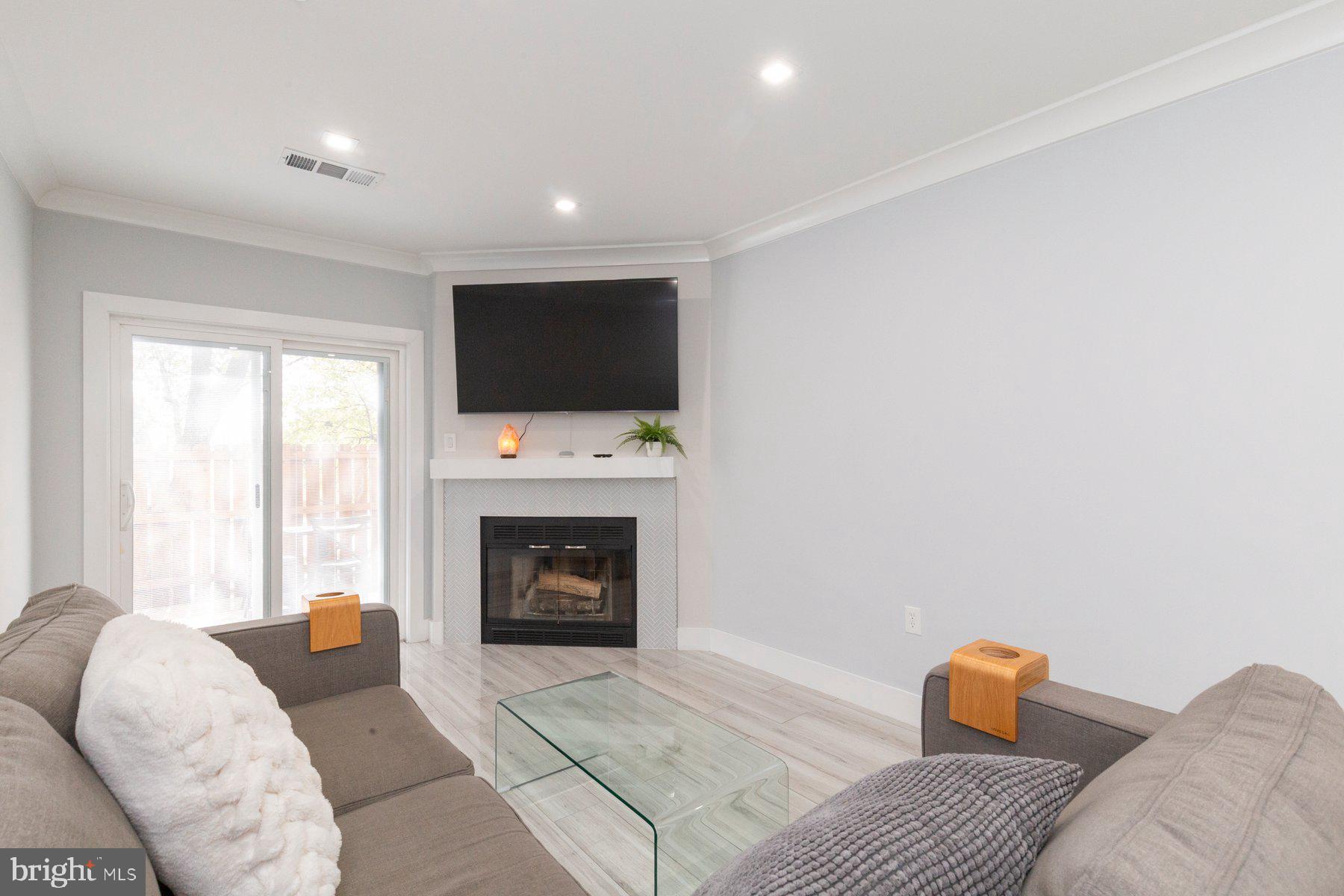 255 S PICKETT STREET S 101
