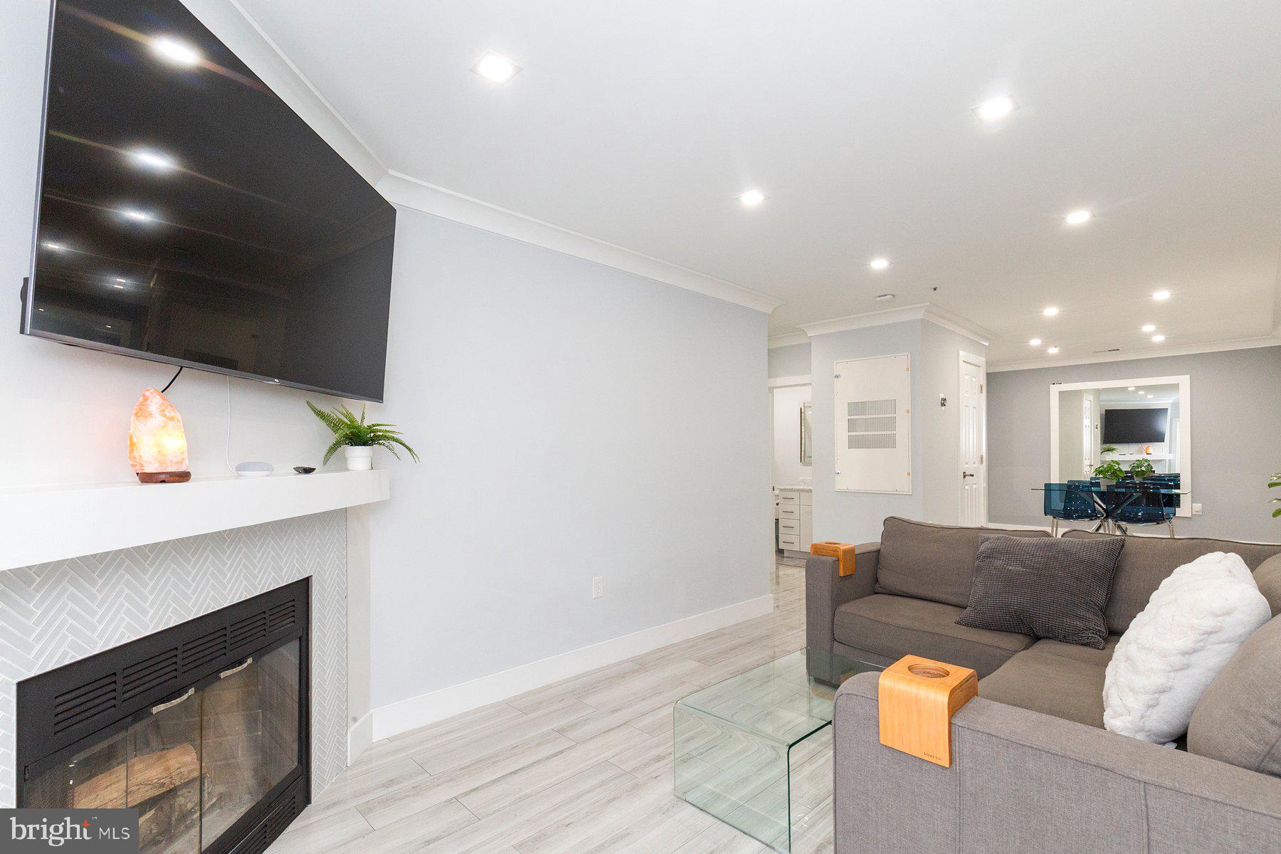 255 S PICKETT STREET S 101