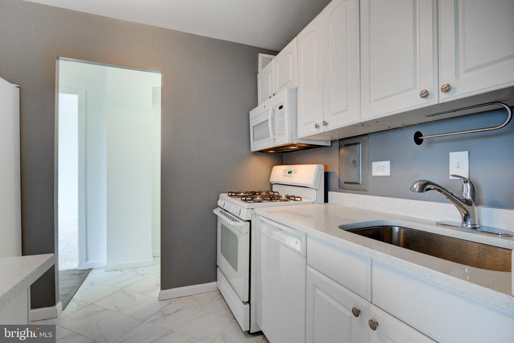 5340 HOLMES RUN PARKWAY 1102