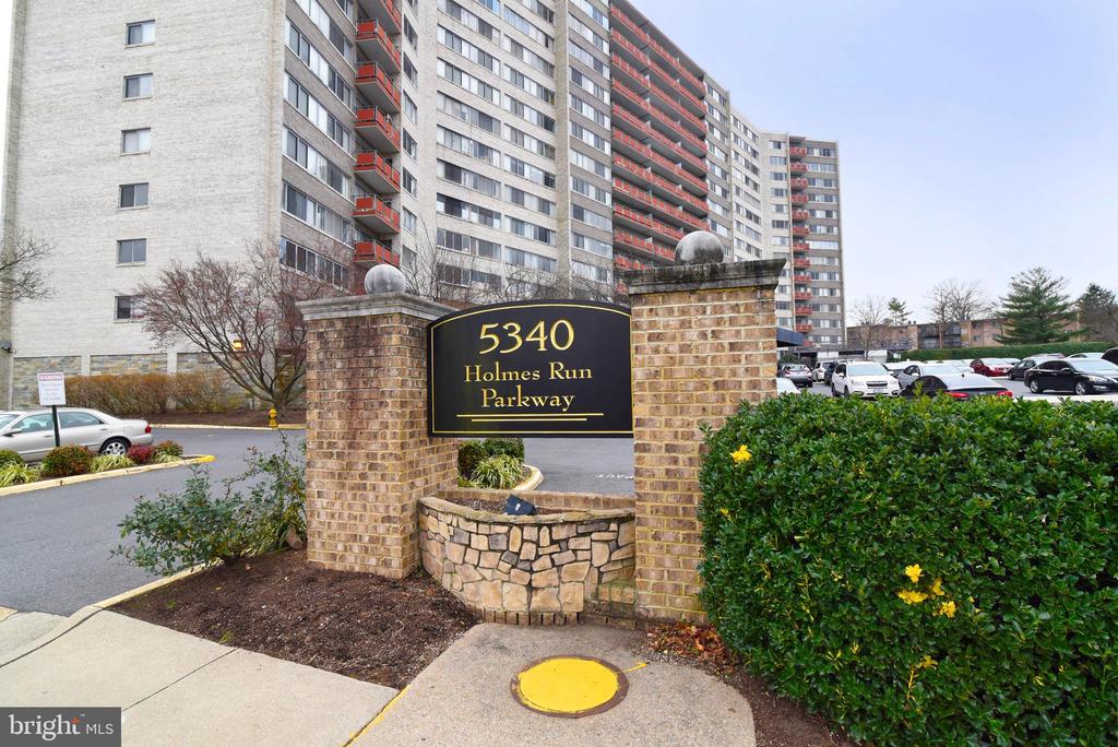 5340 HOLMES RUN PARKWAY 1102