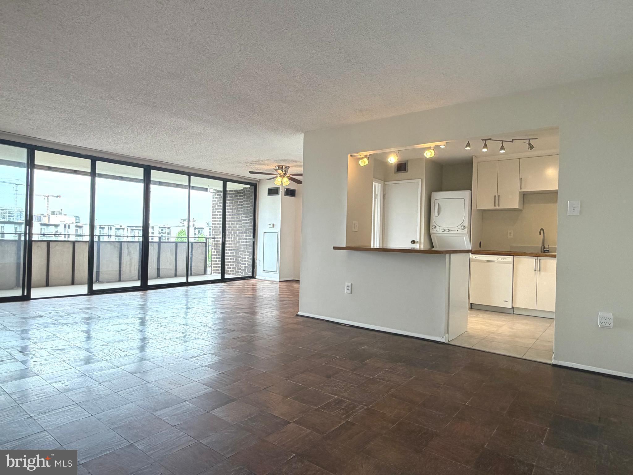 250 S REYNOLDS STREET 805