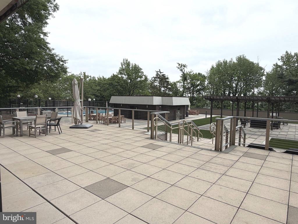 250 S REYNOLDS STREET 805