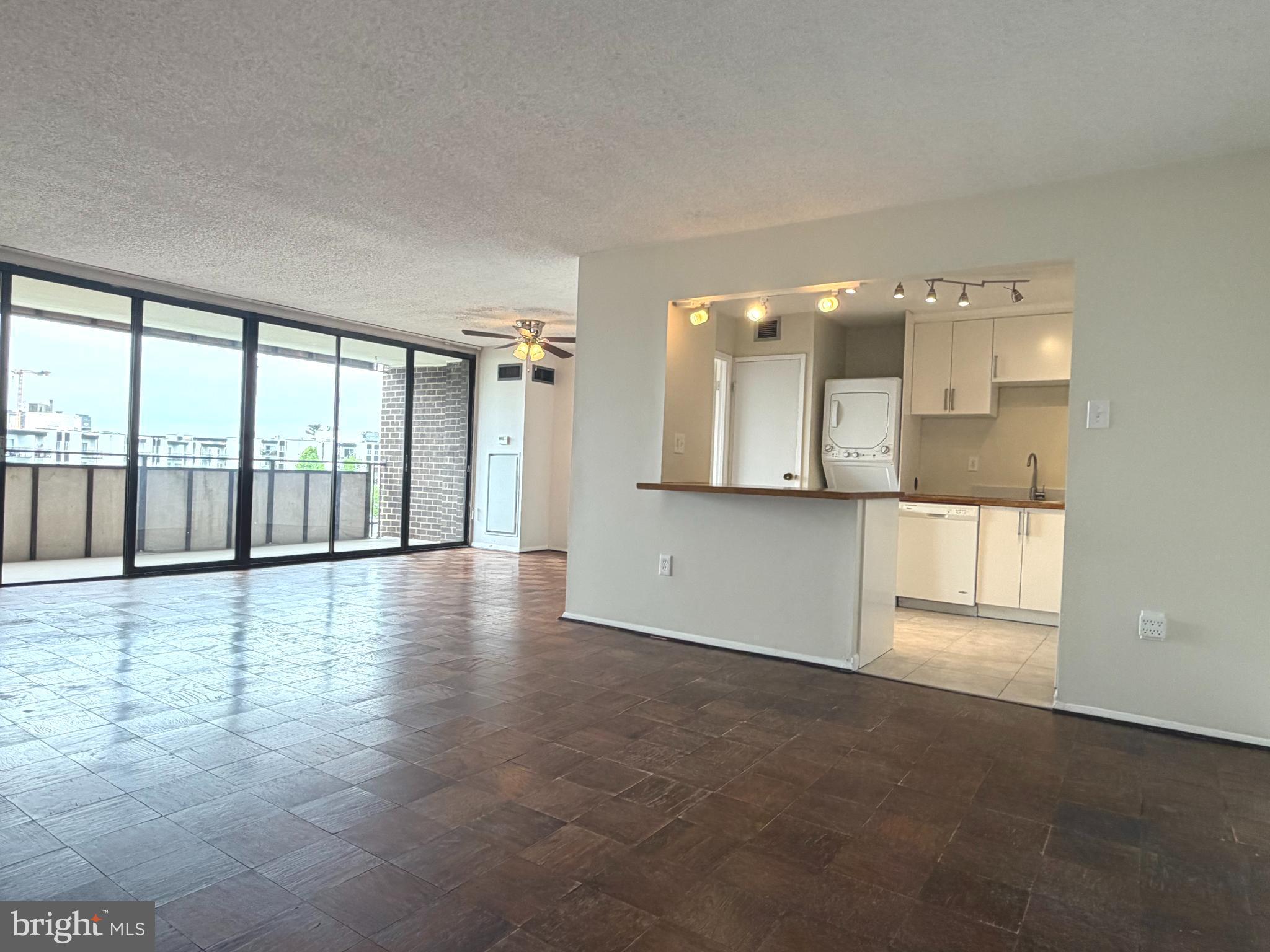 250 S REYNOLDS STREET 805