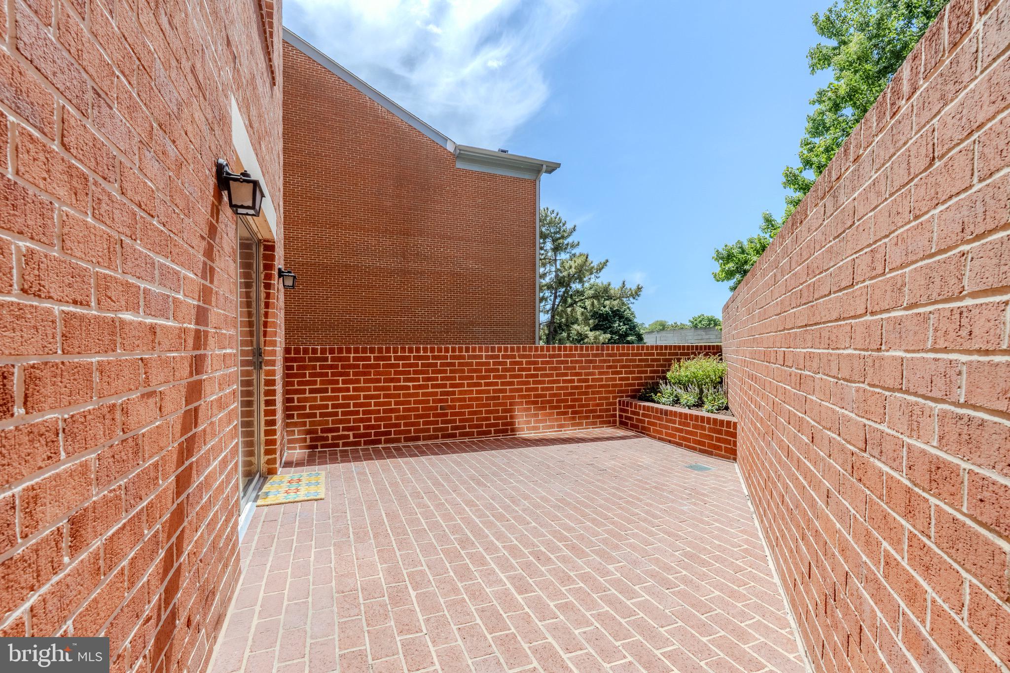 505 E BRADDOCK ROAD 104