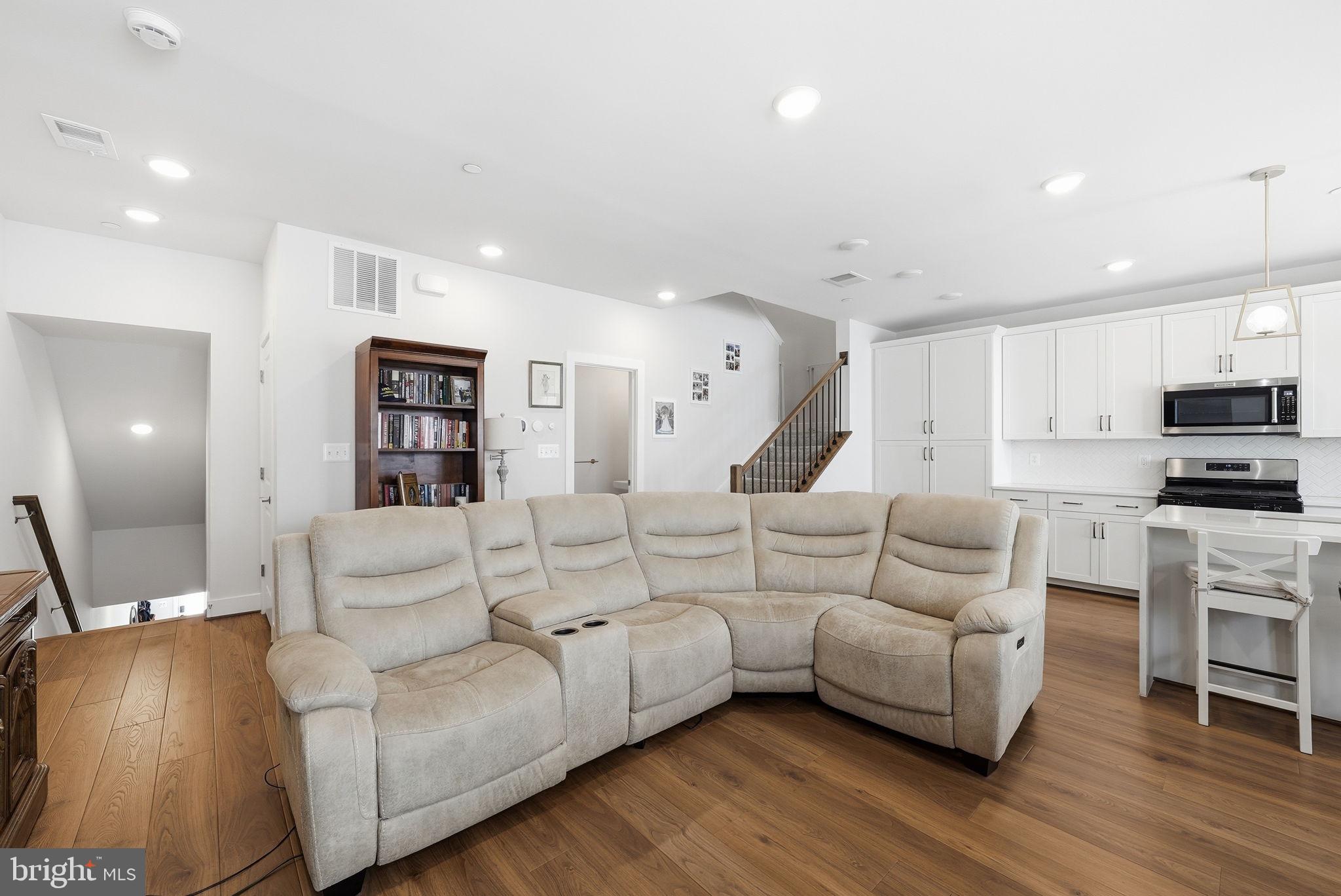 4927 EISENHOWER AVE