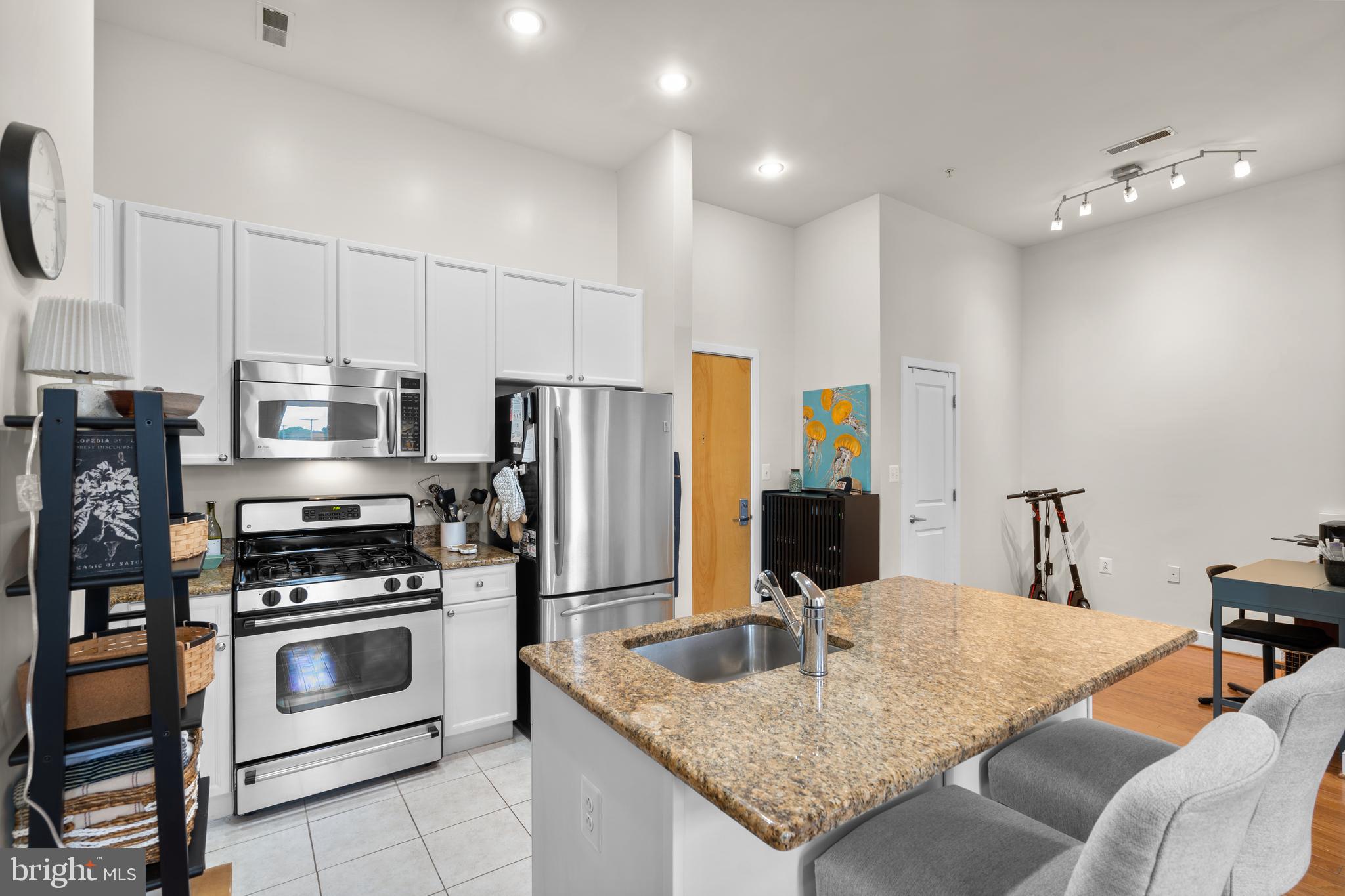 181 E REED AVENUE 412
