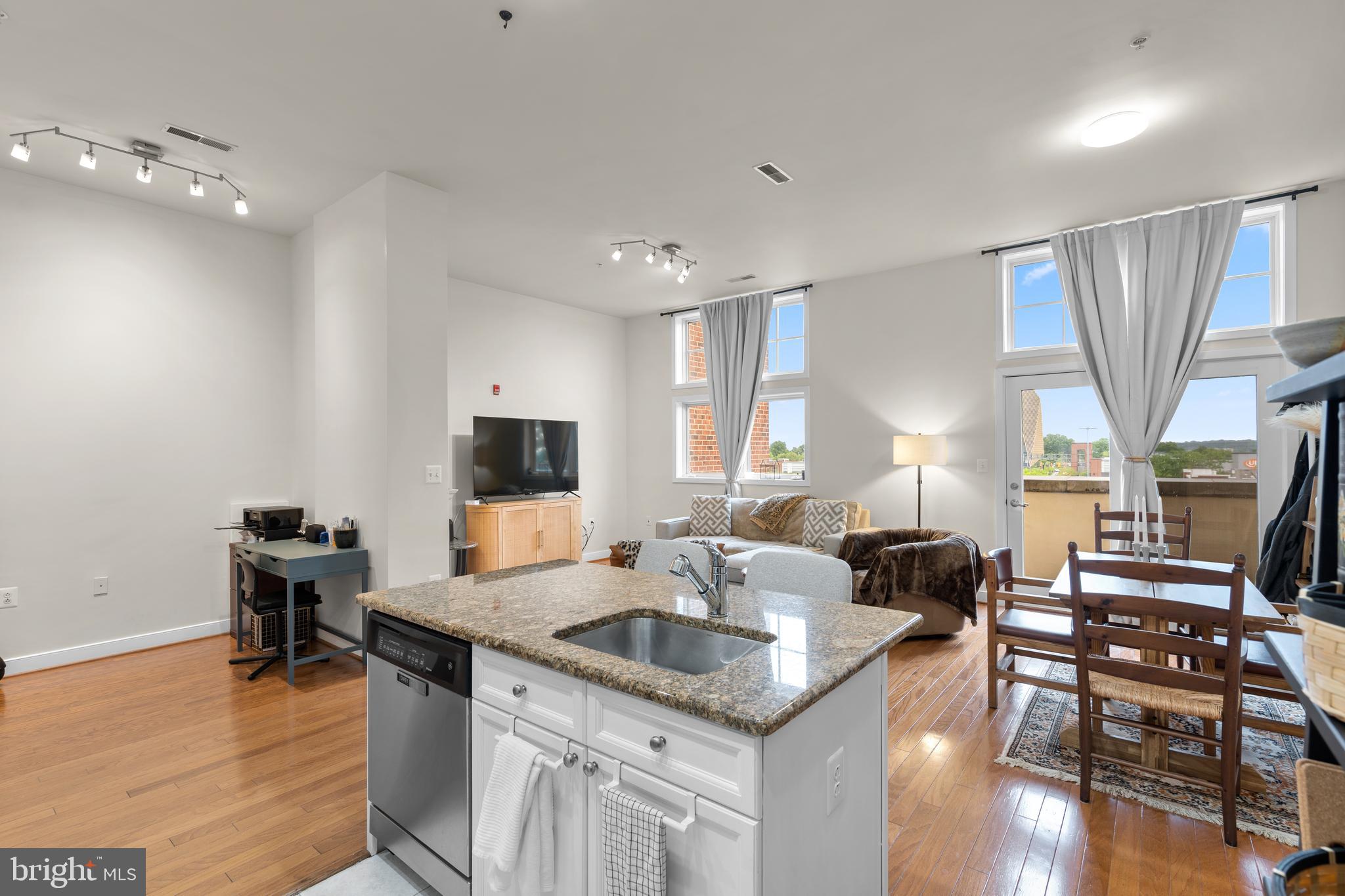 181 E REED AVENUE 412