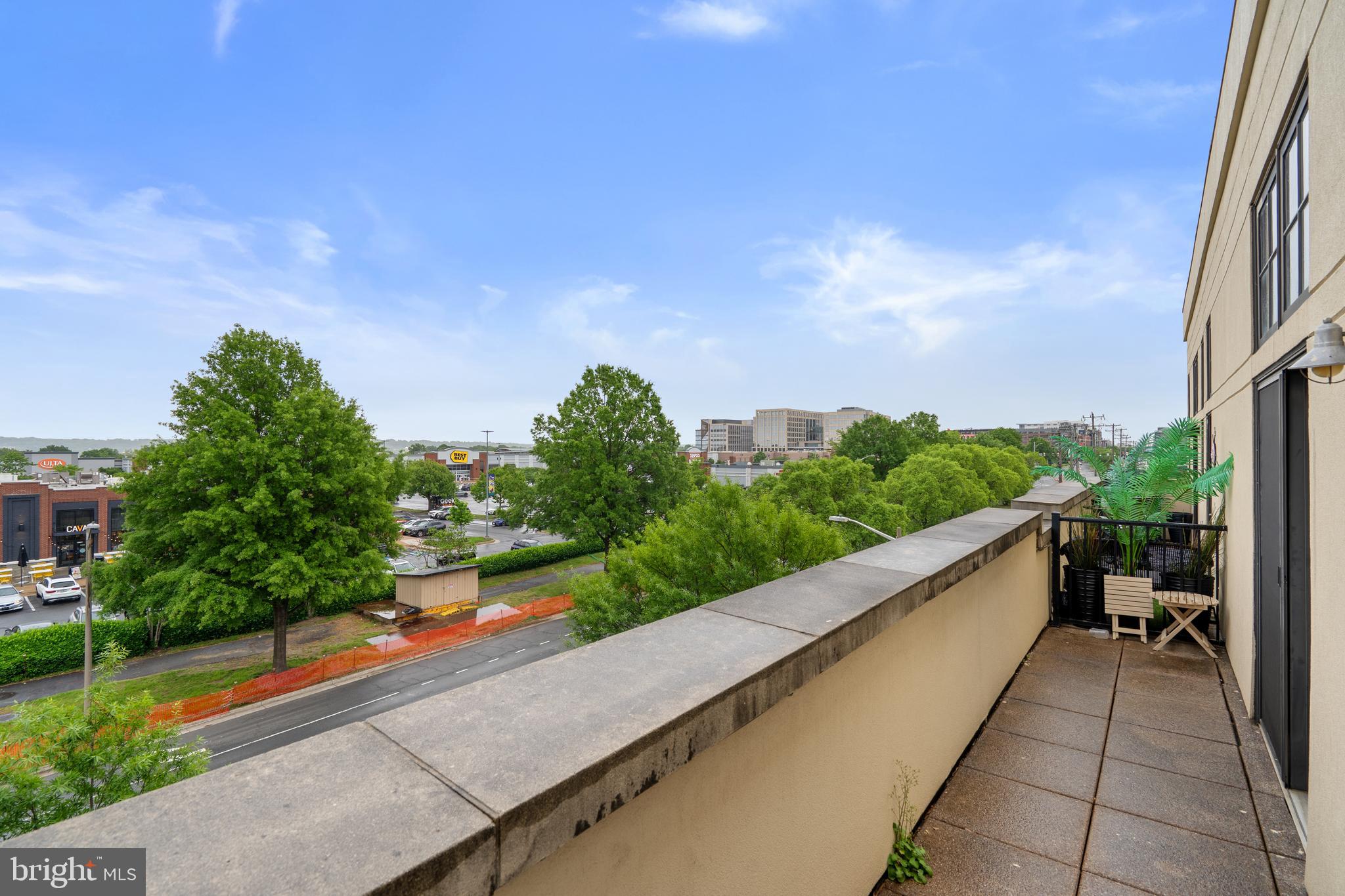181 E REED AVENUE 412