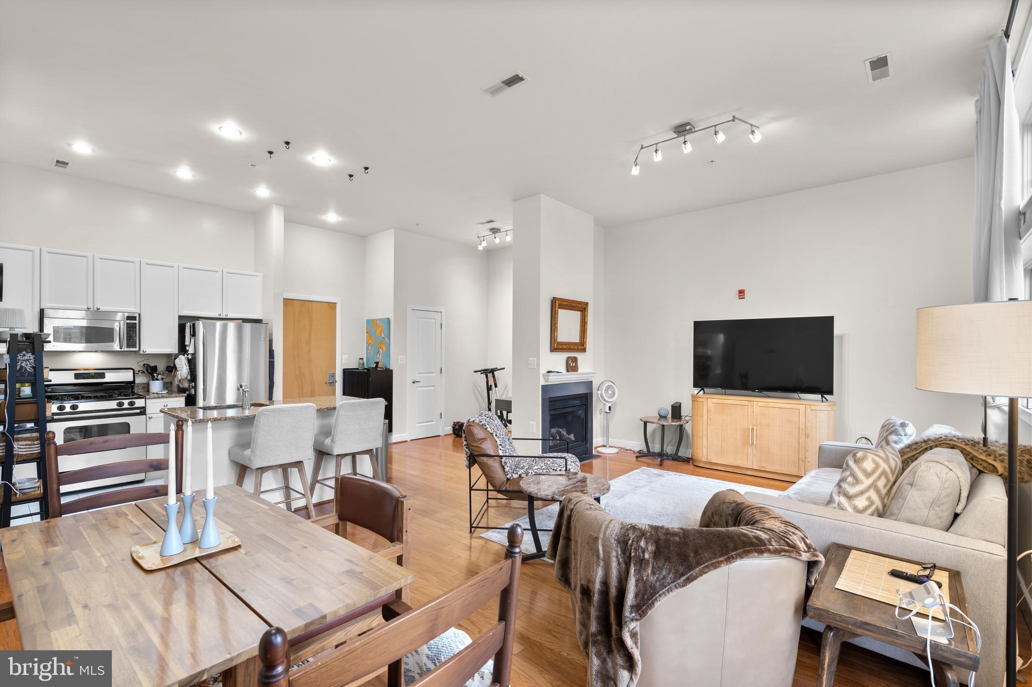 181 E REED AVENUE 412