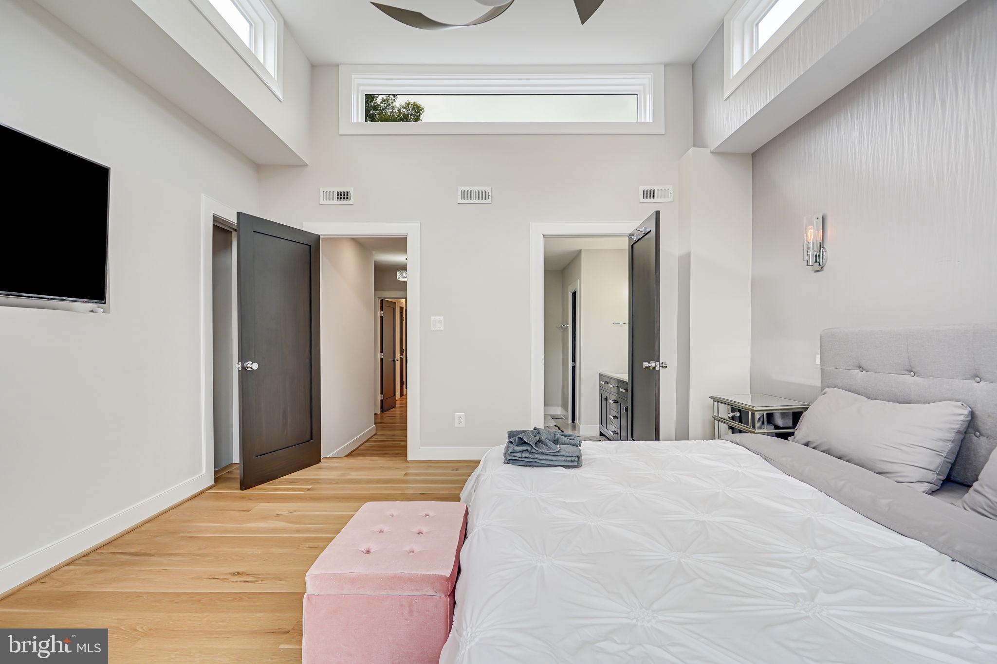1015 DUKE STREET