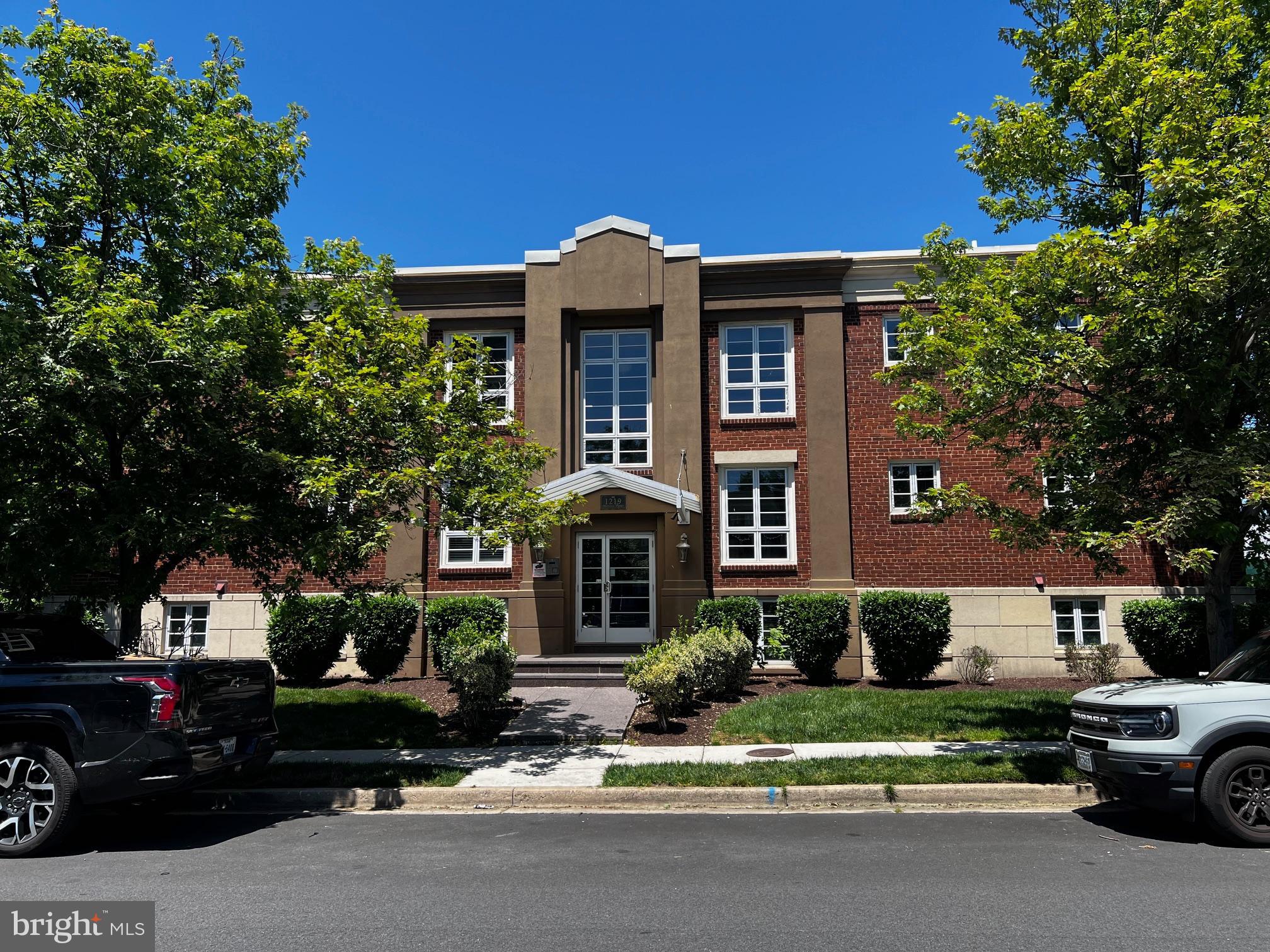 1219 ORONOCO STREET 101