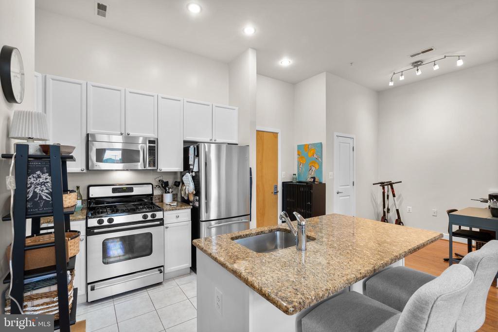 181 E REED AVENUE 412