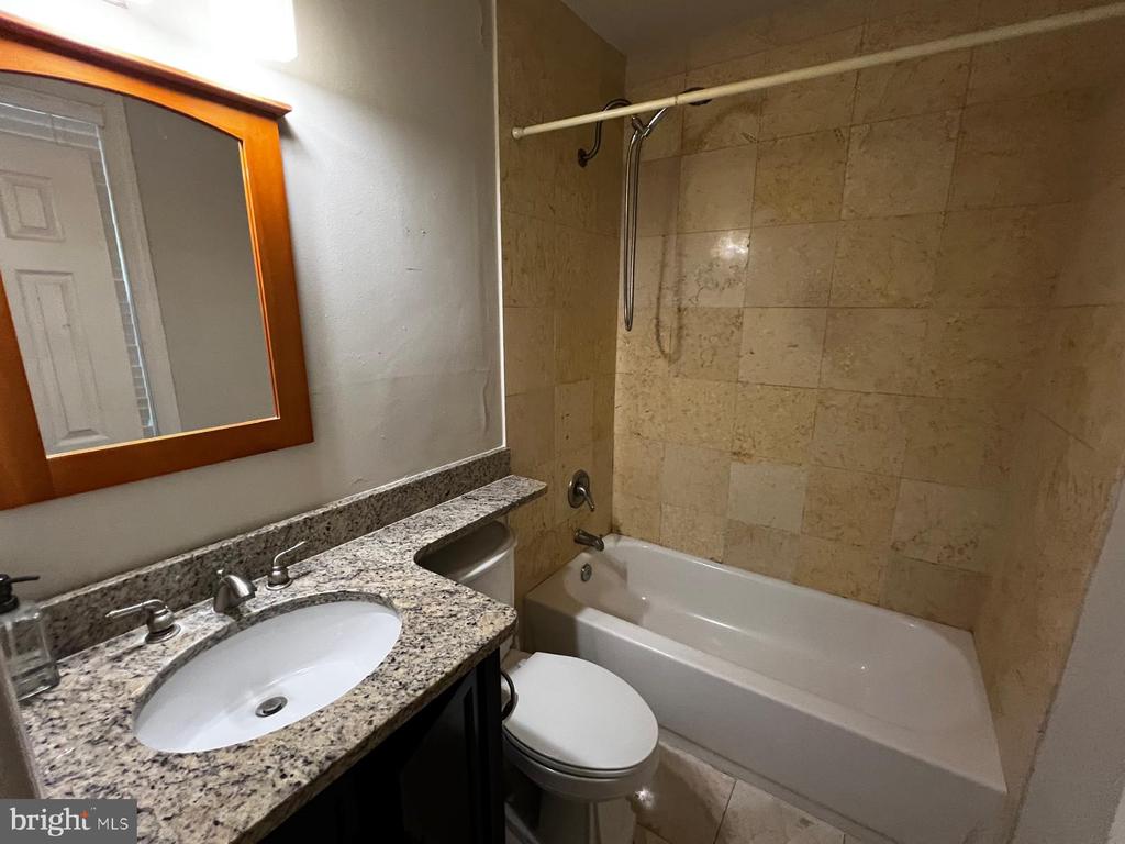 401 COMMONWEALTH AVENUE 12A