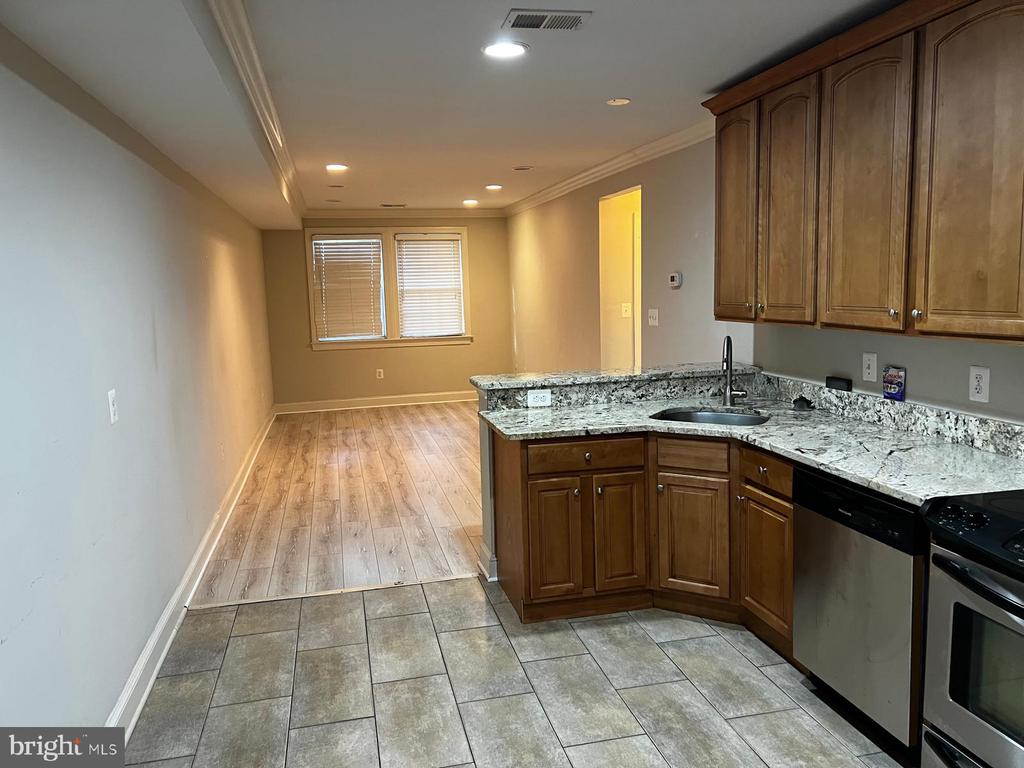 401 COMMONWEALTH AVENUE 12A