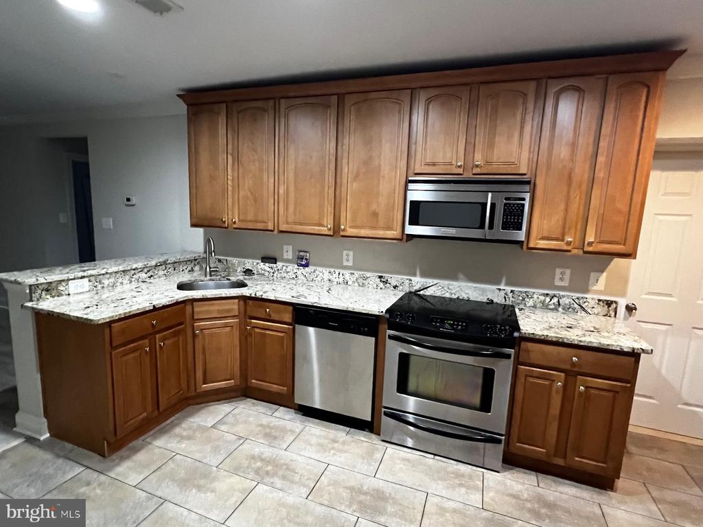 401 COMMONWEALTH AVENUE 12A
