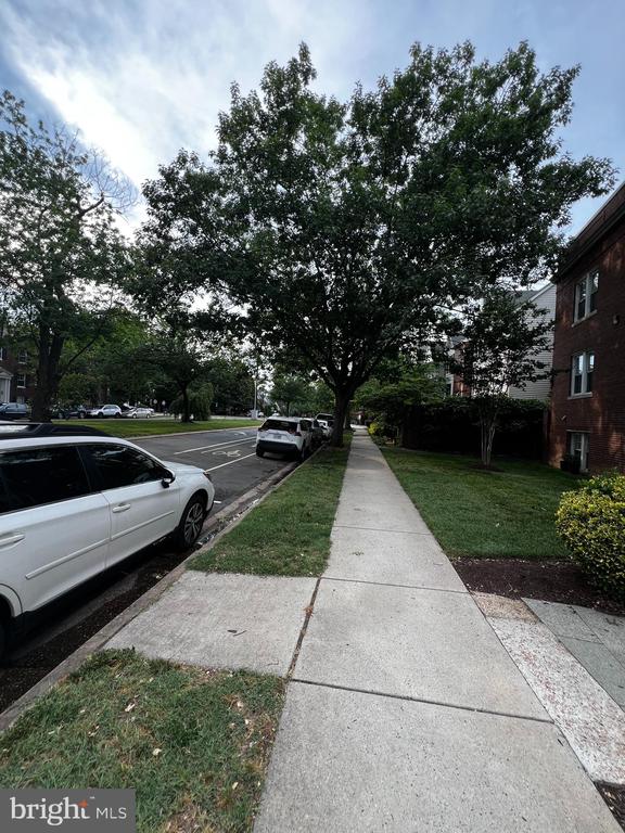 401 COMMONWEALTH AVENUE 12A