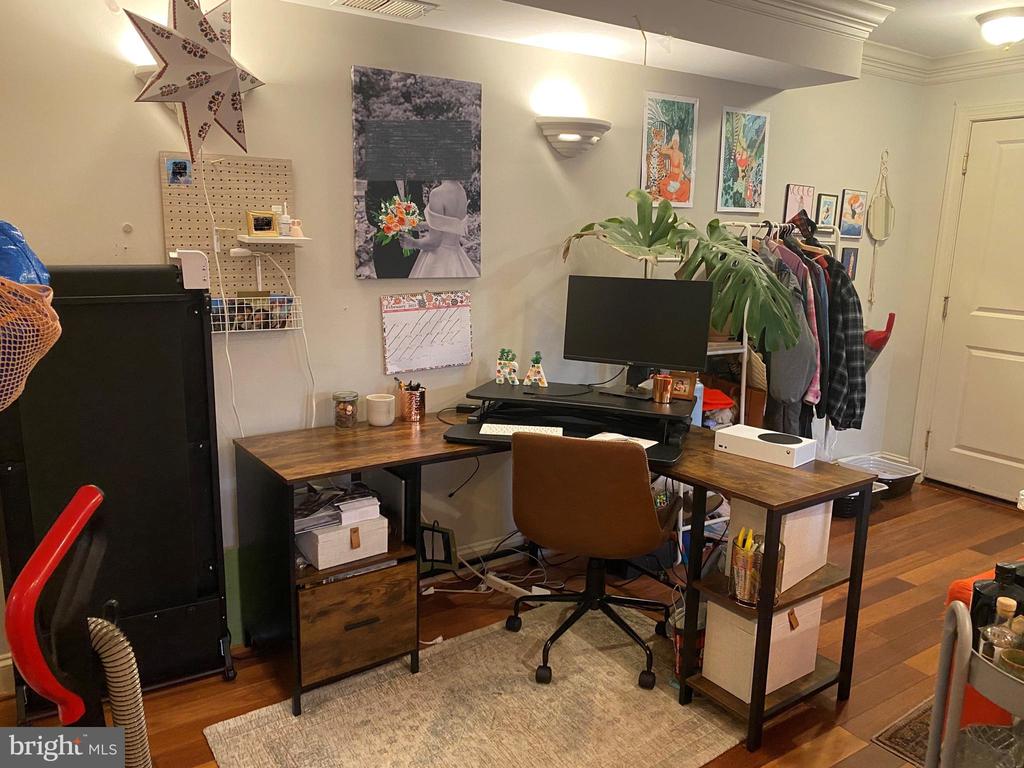 1219 ORONOCO STREET 201