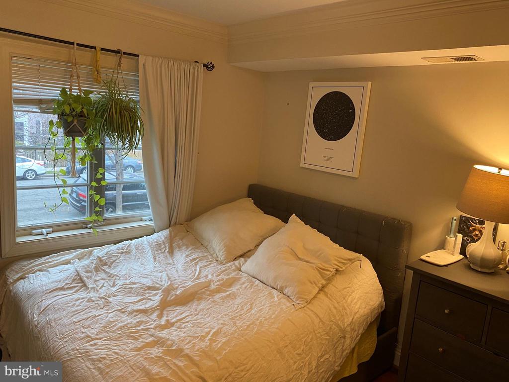 1219 ORONOCO STREET 201