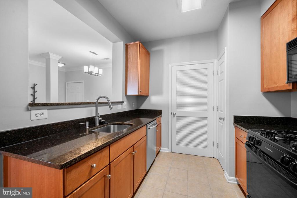 4860 EISENHOWER AVENUE Unit: 391