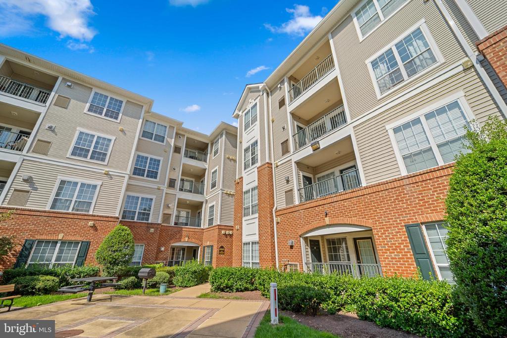 4860 EISENHOWER AVENUE Unit: 391