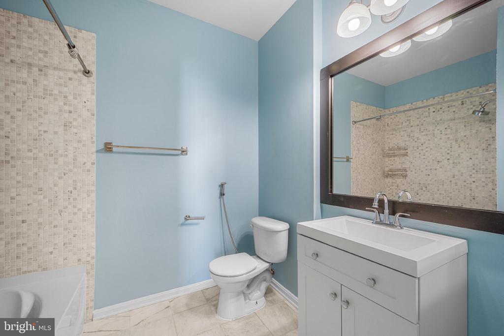 4860 EISENHOWER AVENUE Unit: 391