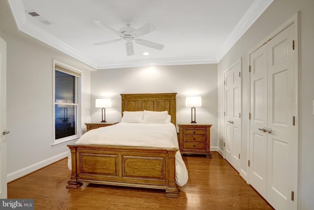 1115 CAMERON STREET Unit: 117