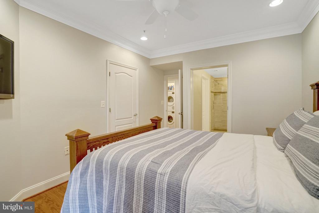 1115 CAMERON STREET Unit: 117