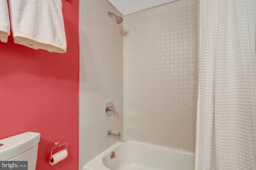 309 YOAKUM PARKWAY Unit: 616