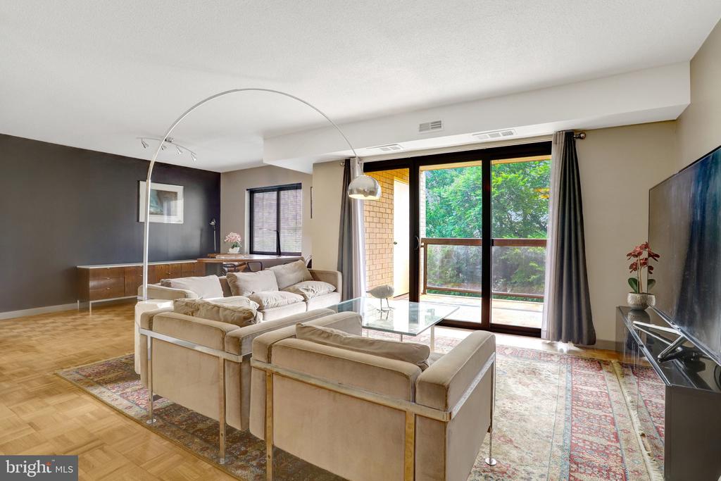 309 YOAKUM PARKWAY Unit: 616