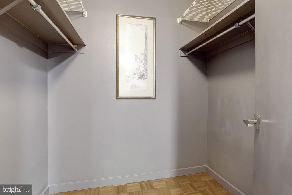309 YOAKUM PARKWAY Unit: 616