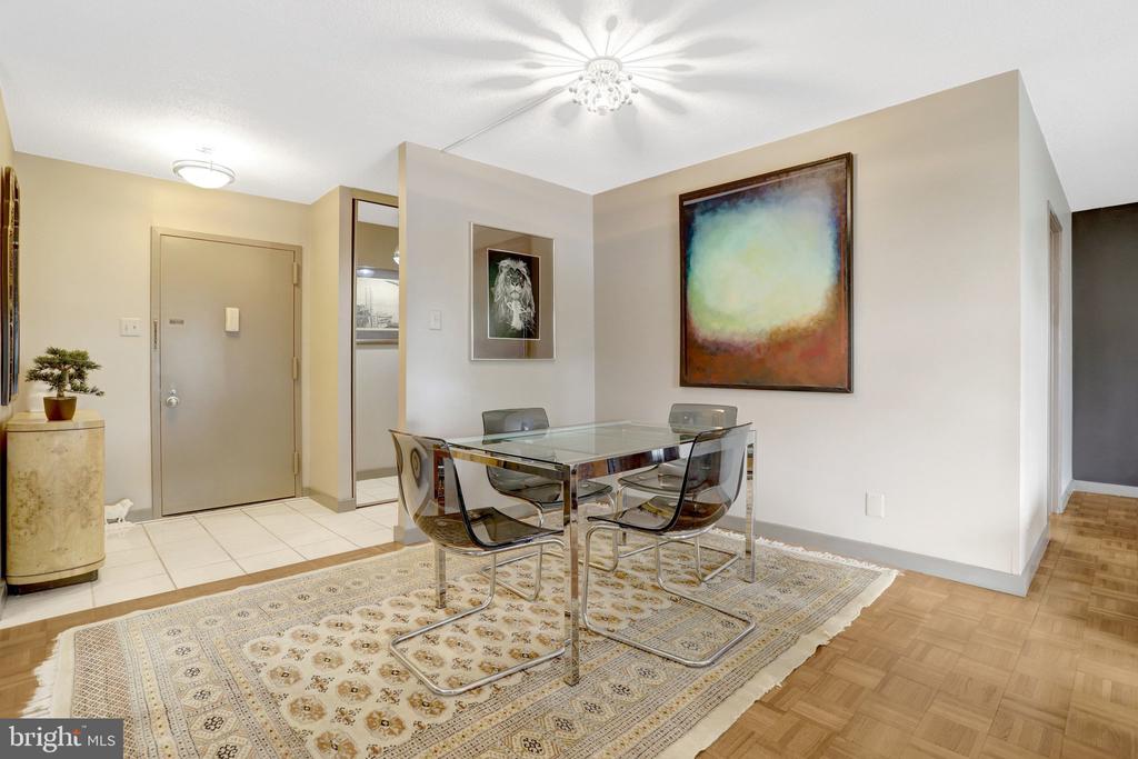 309 YOAKUM PARKWAY Unit: 616