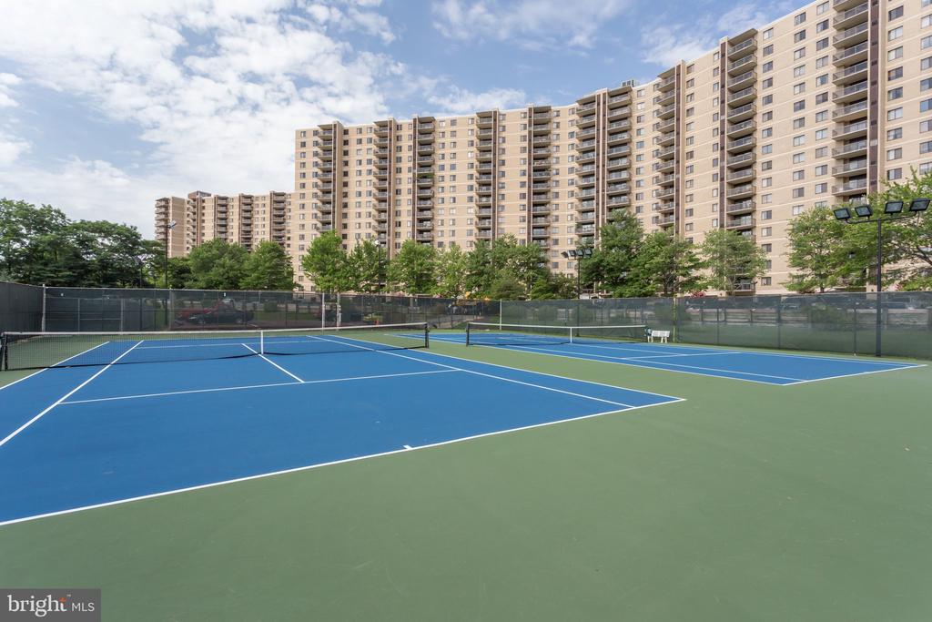 309 YOAKUM PARKWAY Unit: 616