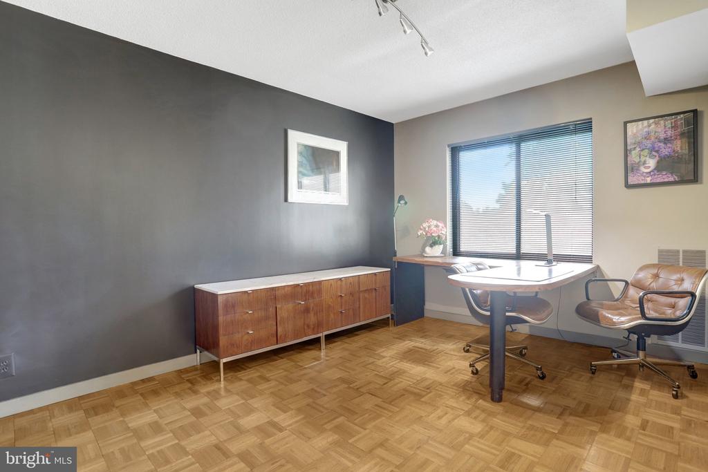 309 YOAKUM PARKWAY Unit: 616