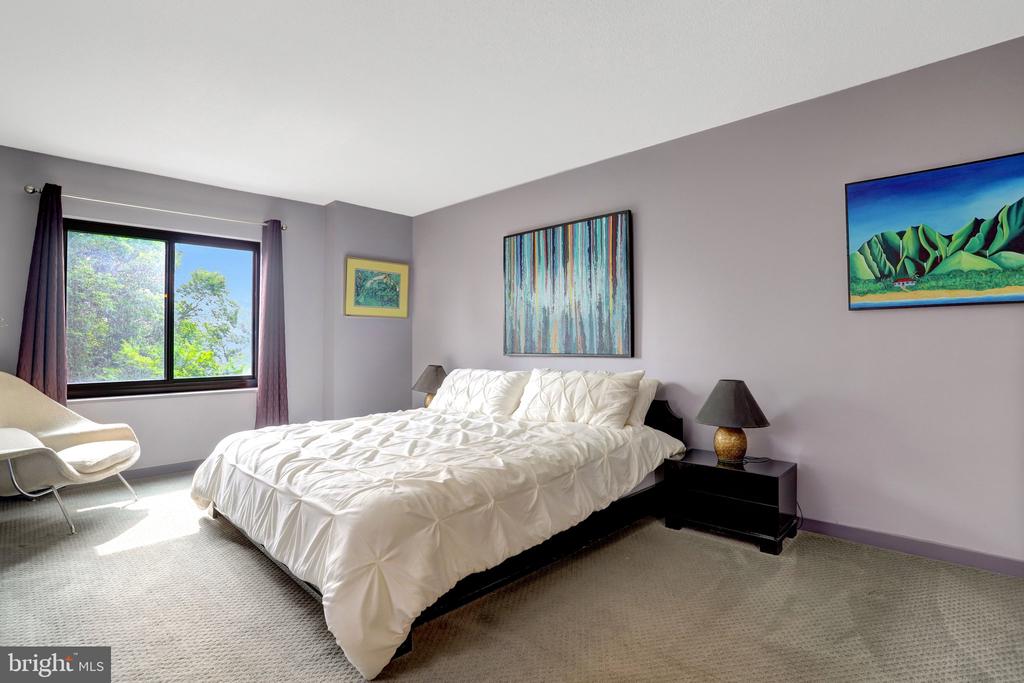 309 YOAKUM PARKWAY Unit: 616