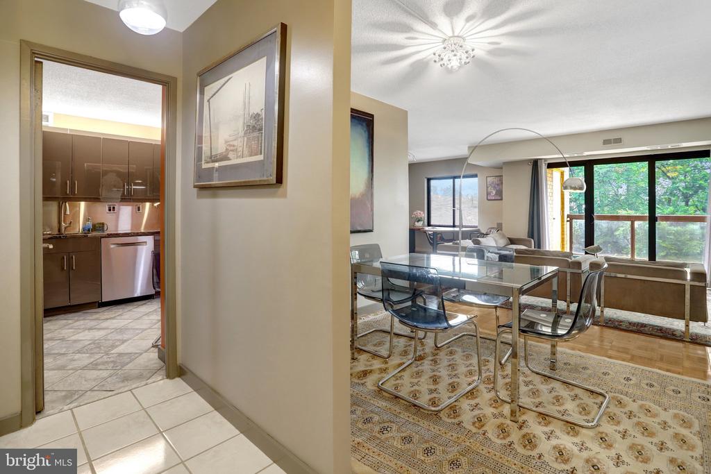 309 YOAKUM PARKWAY Unit: 616