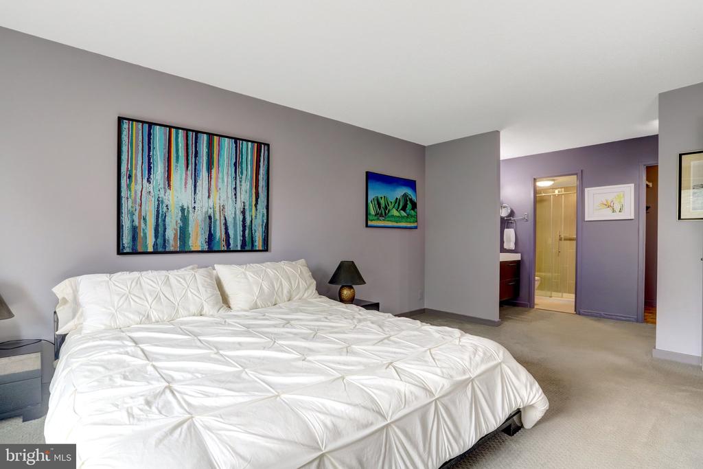 309 YOAKUM PARKWAY Unit: 616